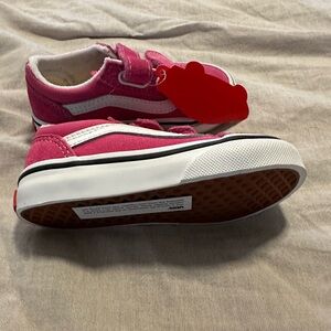 Toddler Pink Vans Velcro sneakers - new with tags! Size 6.5